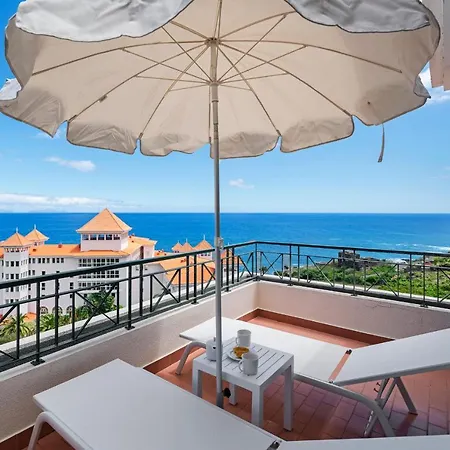 Reis Magos V By An Island